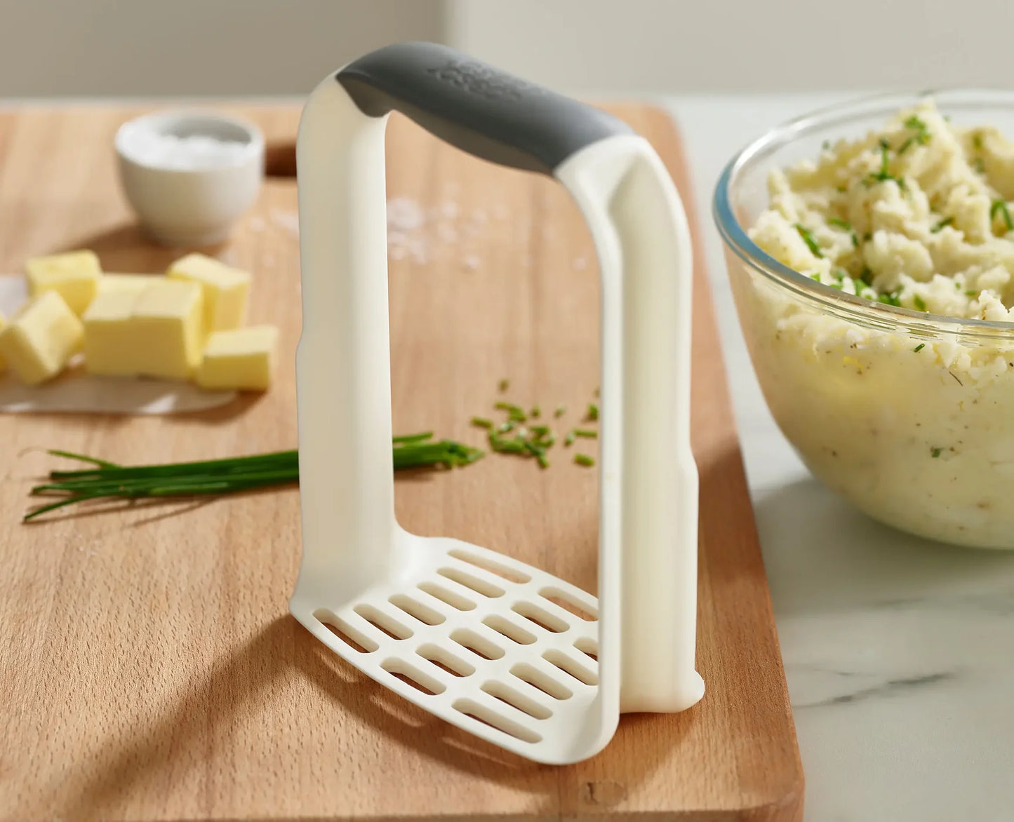 Joseph & Joseph Easy-Mash™ White Potato Masher
