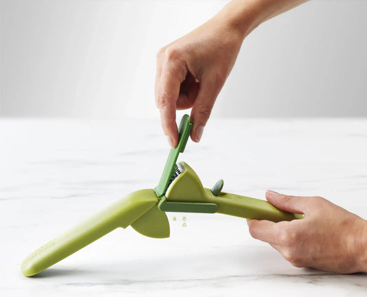 Joseph & Joseph CleanForce™ Green Garlic Press