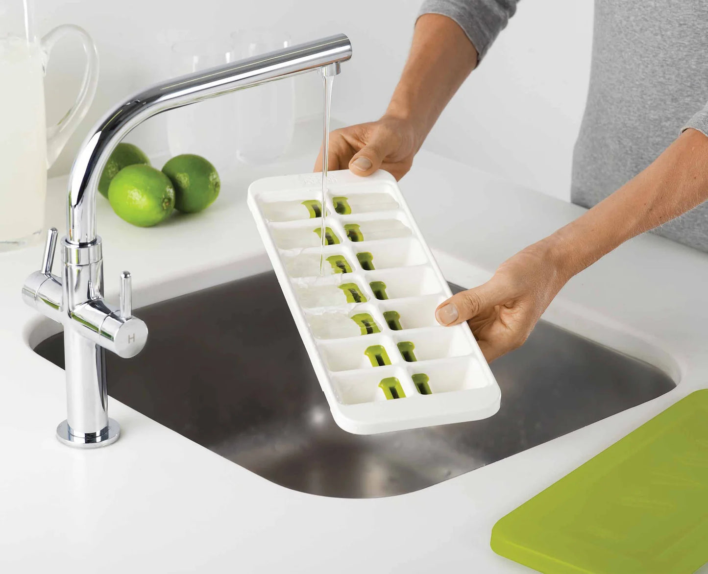 Joseph & Joseph QuickSnap™ Plus Green Ice Cube Tray