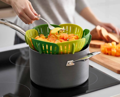 Joseph & Joseph Bloom™ Green Folding Steamer Basket