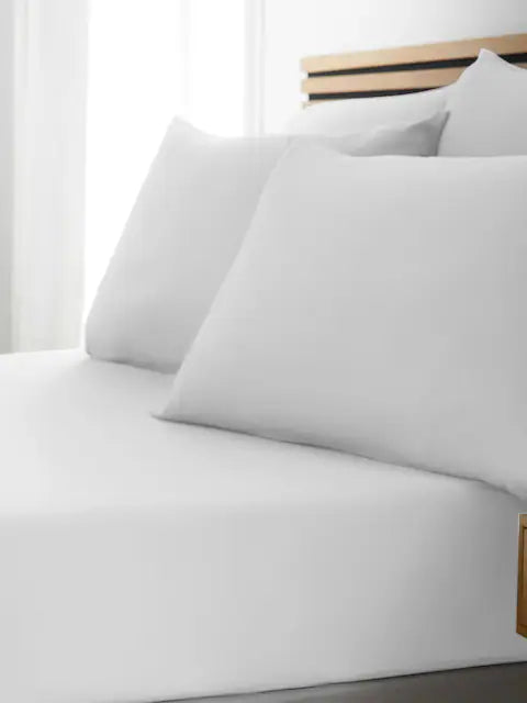 Catherine Lansfield So Soft Non-Iron Fitted Sheet in White