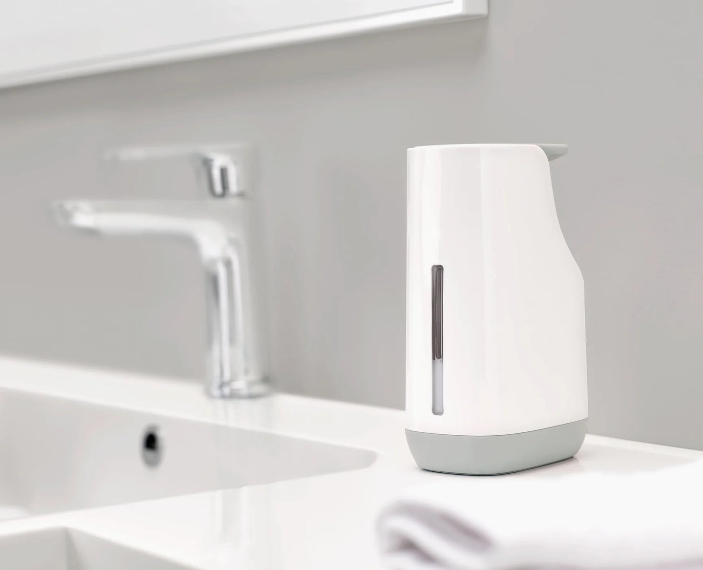 Joseph & Joseph Slim™ Light Grey Soap Pump