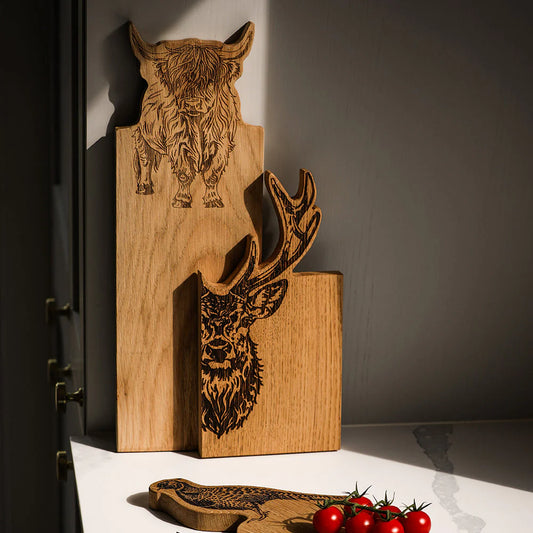 Selbrae House Highland Cow Framed Oak Serving Board (Medium)