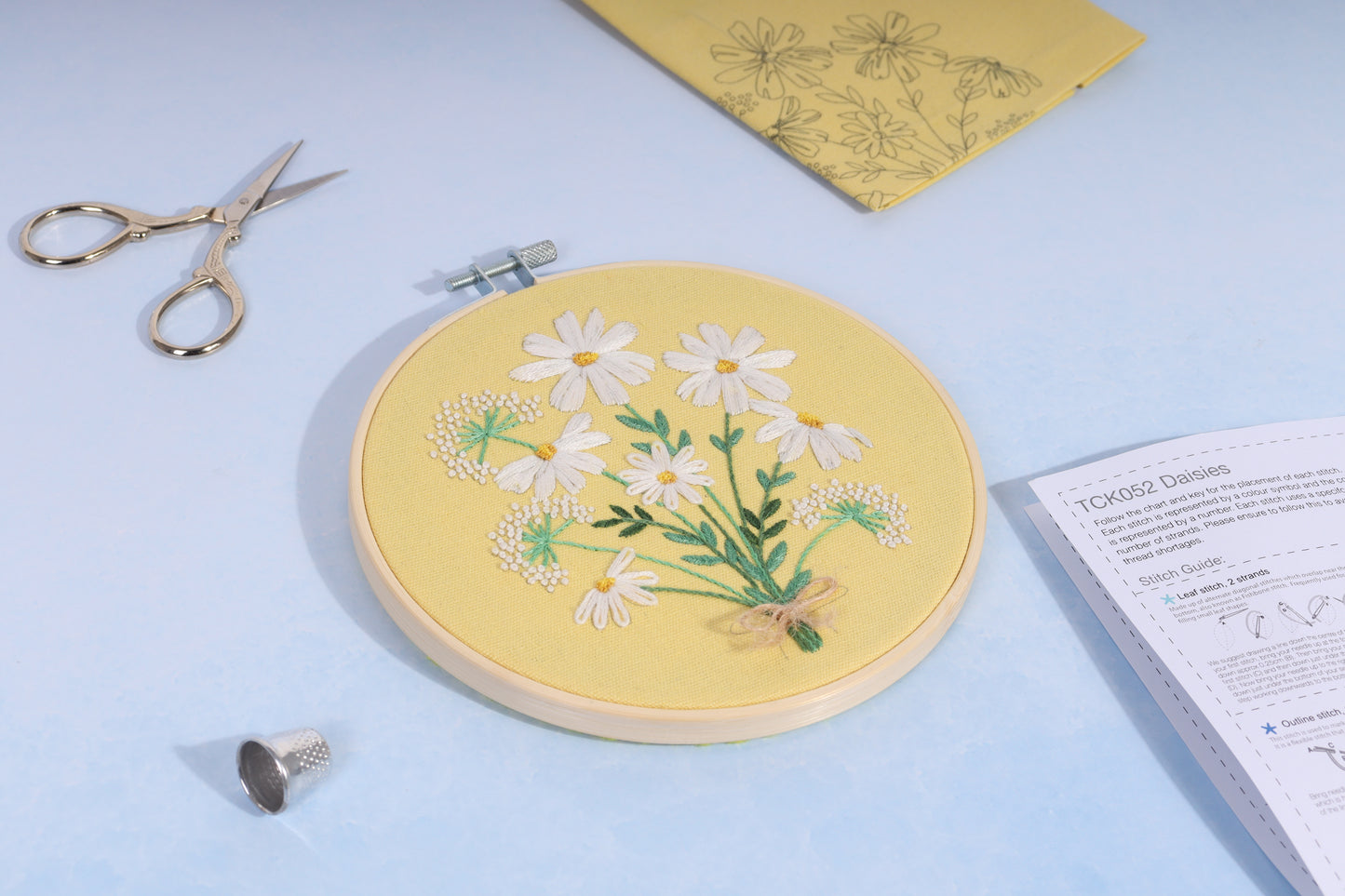 Groves Embroidery Kit with Hoop: Daisies